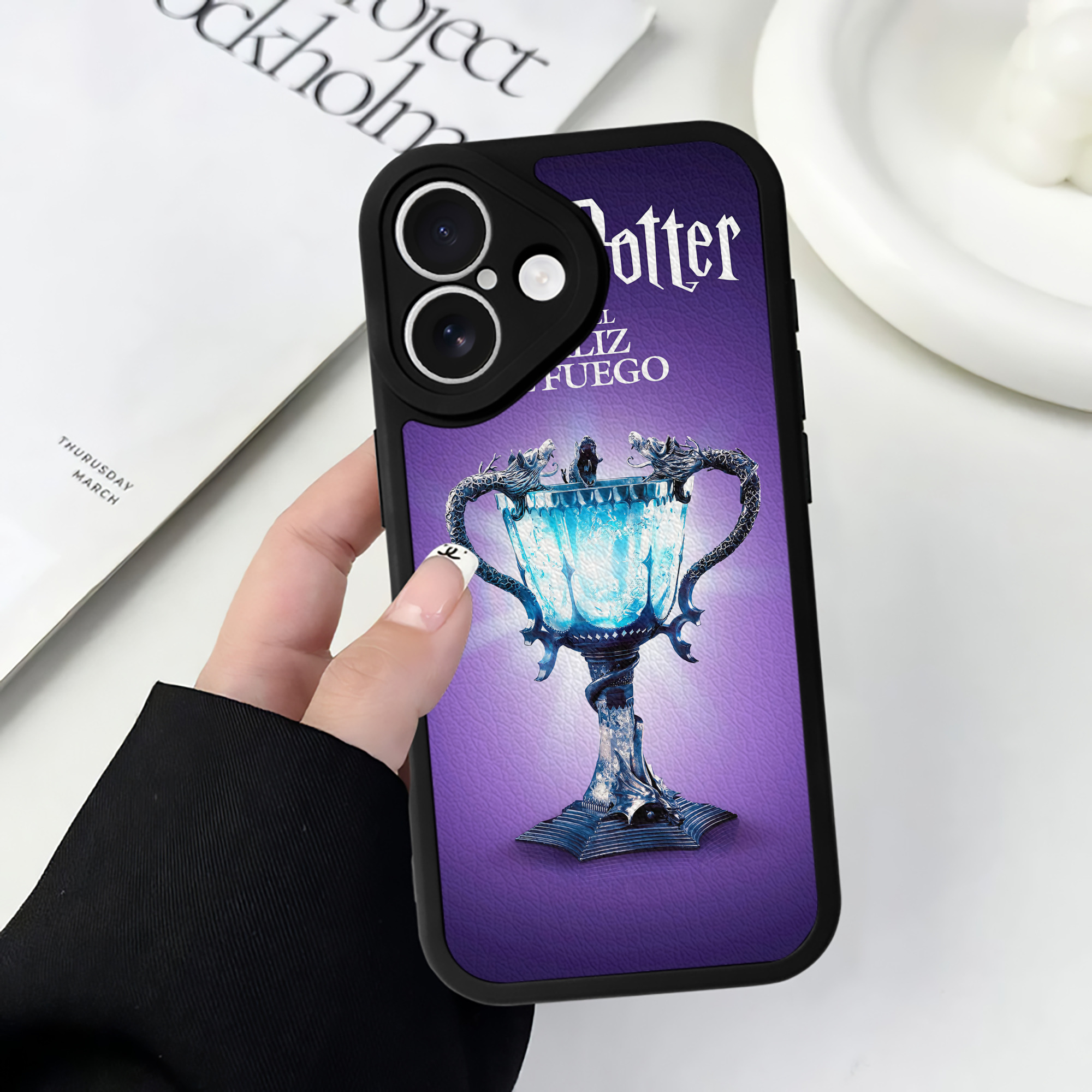（画像用） Harry Potter ハリー・ポッターシリーズ 【iPhone 16シリーズ対応】シリコンスマホケース（レザー調） 材質：シリコン